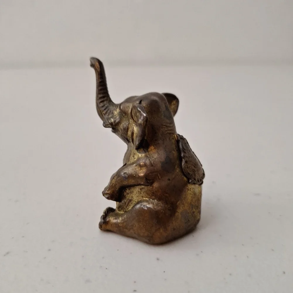 Vintage Small Brass Petina Sitting Elephant Paperweight Figurine Decor